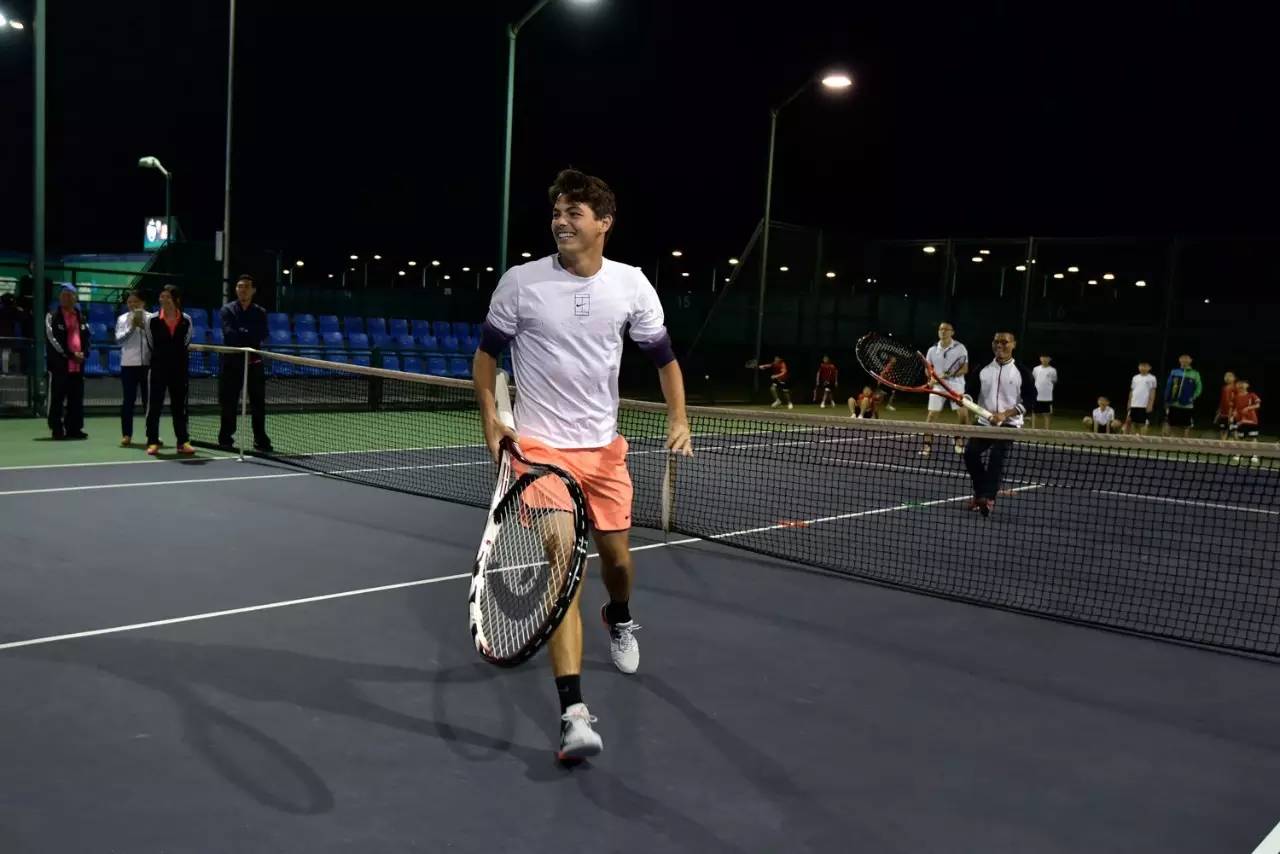 中国队以 中国队以