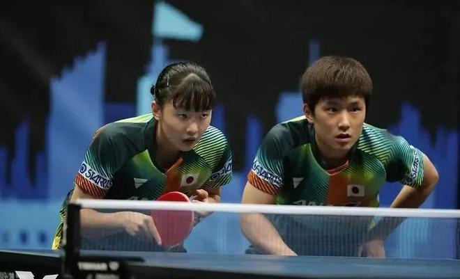 背后有多个 背后有多个