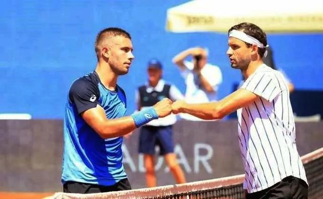 比斯利和活 比斯利和活