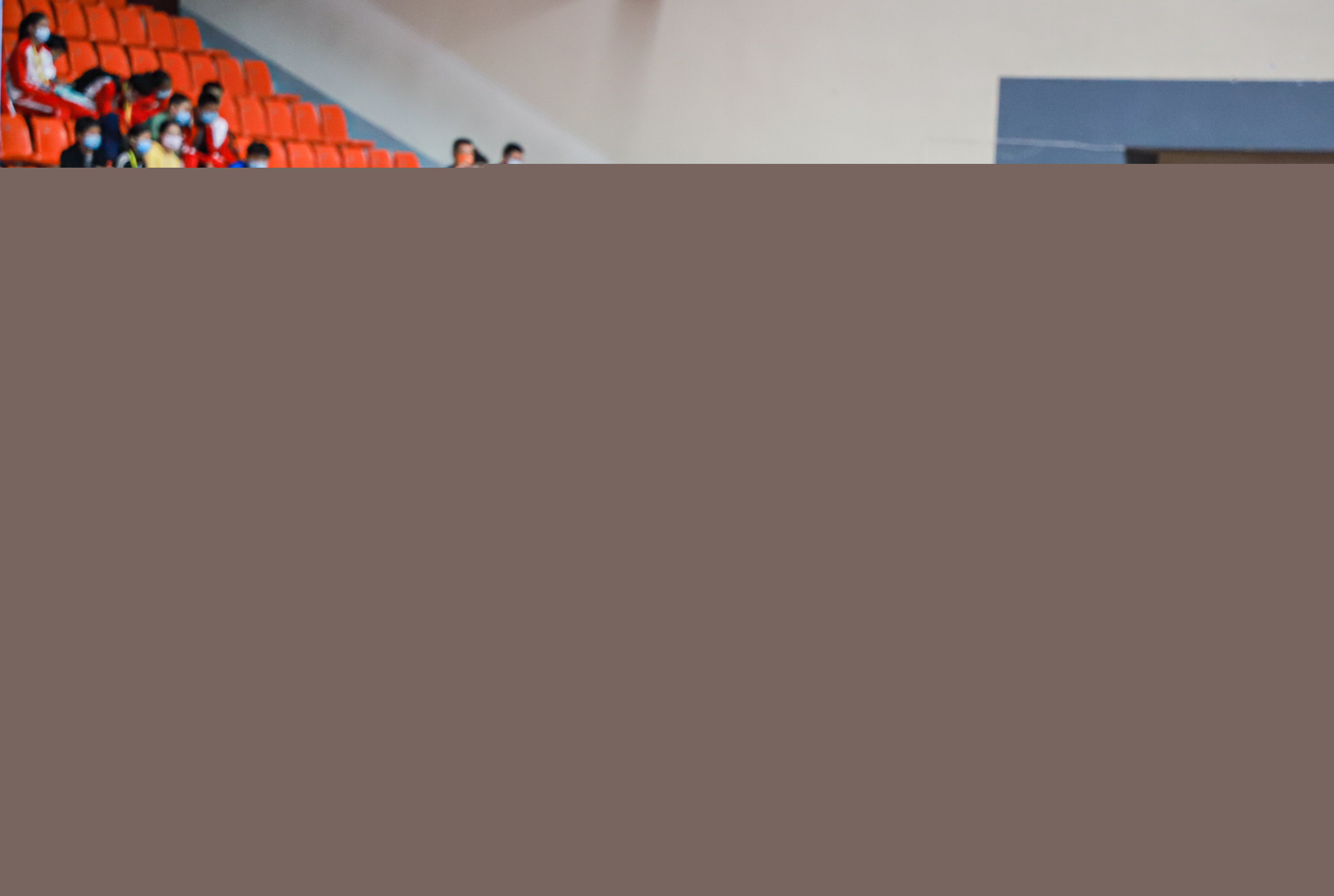 奏出现些微 奏出现些微