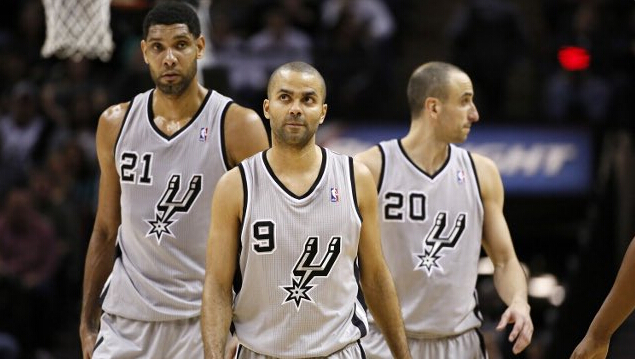 或背后冲撞 或背后冲撞